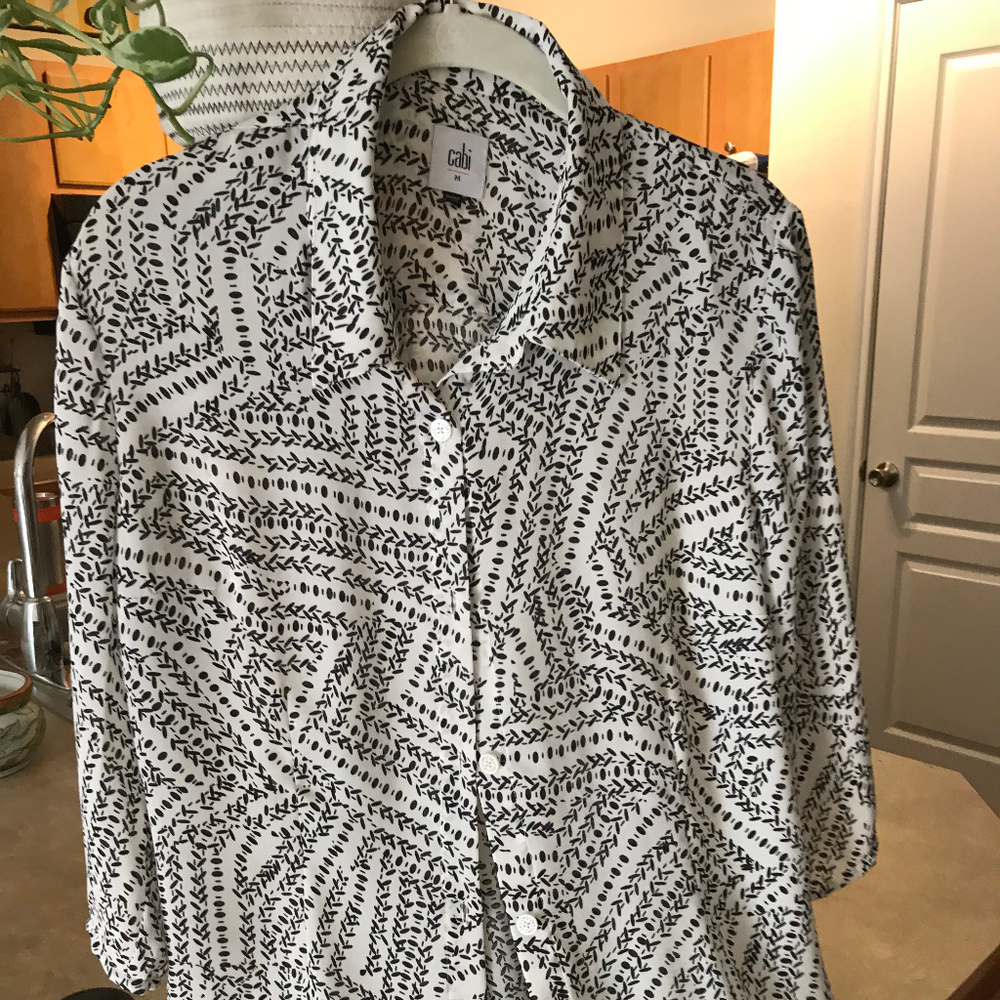 Black and white tunic blouse